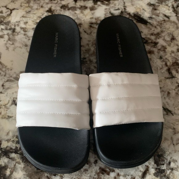 NEW Marc Fisher White Slides - Picture 1 of 9